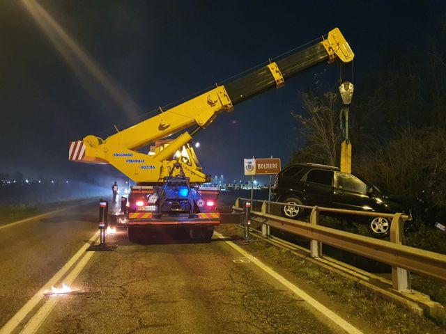 Brembate Finisce Con L Auto Nel Canale Salvata Dalla Polizia Stradale