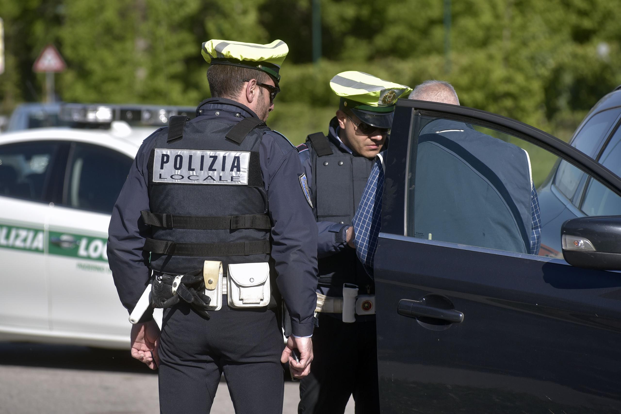 Incidente A Broni Donna Di Anni Investita Da Unauto Nel Parcheggio