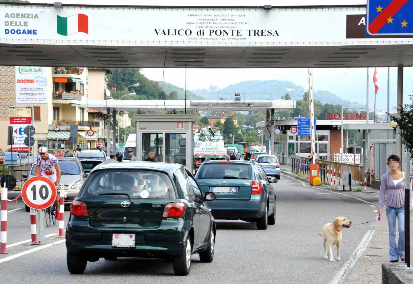 Frontalieri, attacco a Regione Lombardia