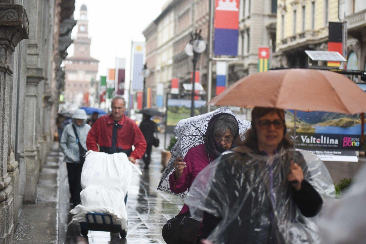 Maltempo In Lombardia Disagi Frane E Neve In Quota