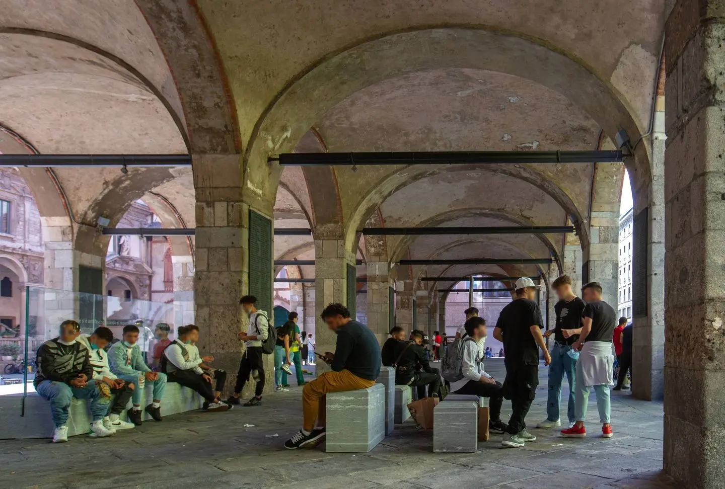 Milano, Loggia dei Mercanti: la maggioranza boccia l'idea della recinzione