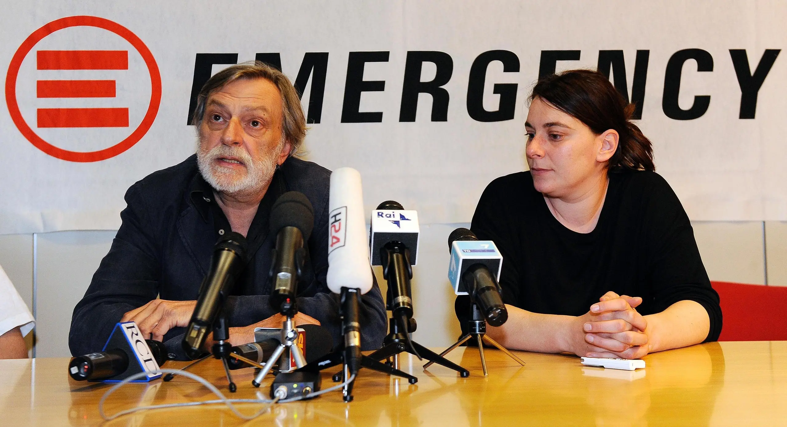 Emergency e molti artisti al Teatro Dal Verme per ricordare l'opera di Gino Strada