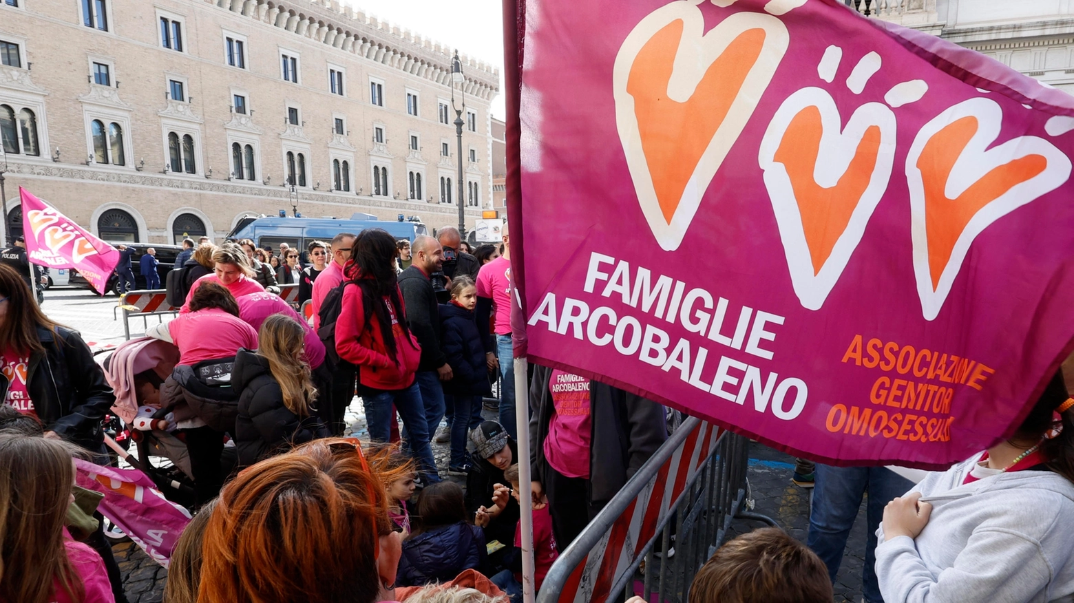 Una manifestazione famiglie arcobaleno