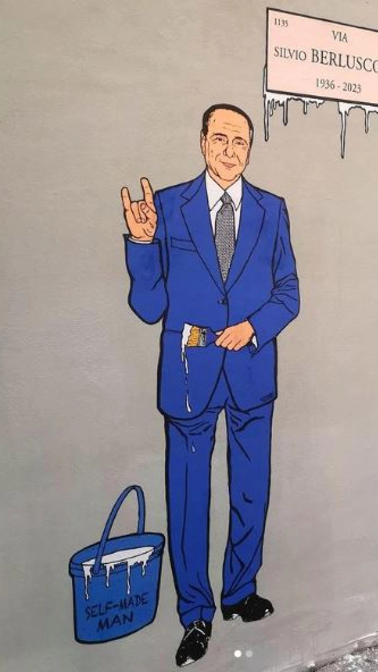 Riappare murale di Berlusconi in una nuova versione a Milano