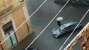 Temporali, trombe d’aria e grandine: cosa fare prima e durante un’allerta meteo