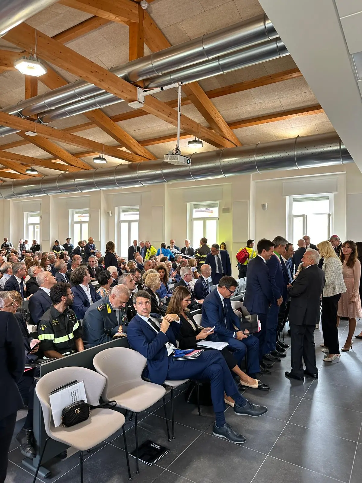 Pavia, malore per l’ex rettore Roberto Schmid all’inaugurazione del Campus della salute