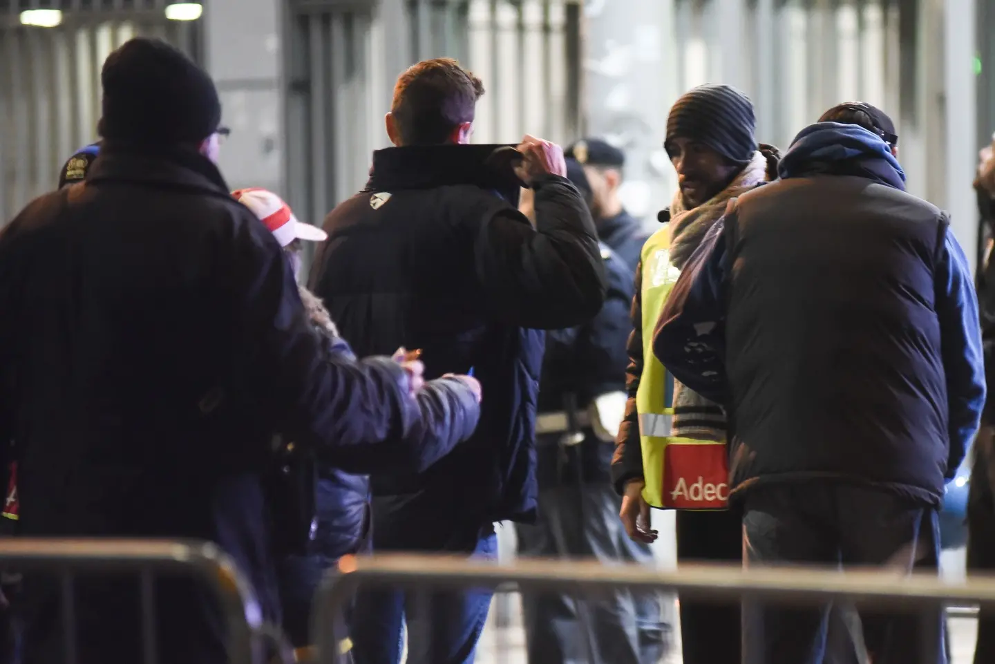 San Siro, prova entrare allo stadio con un fumogeno nascosto nelle mutande  durante Milan-Rennes