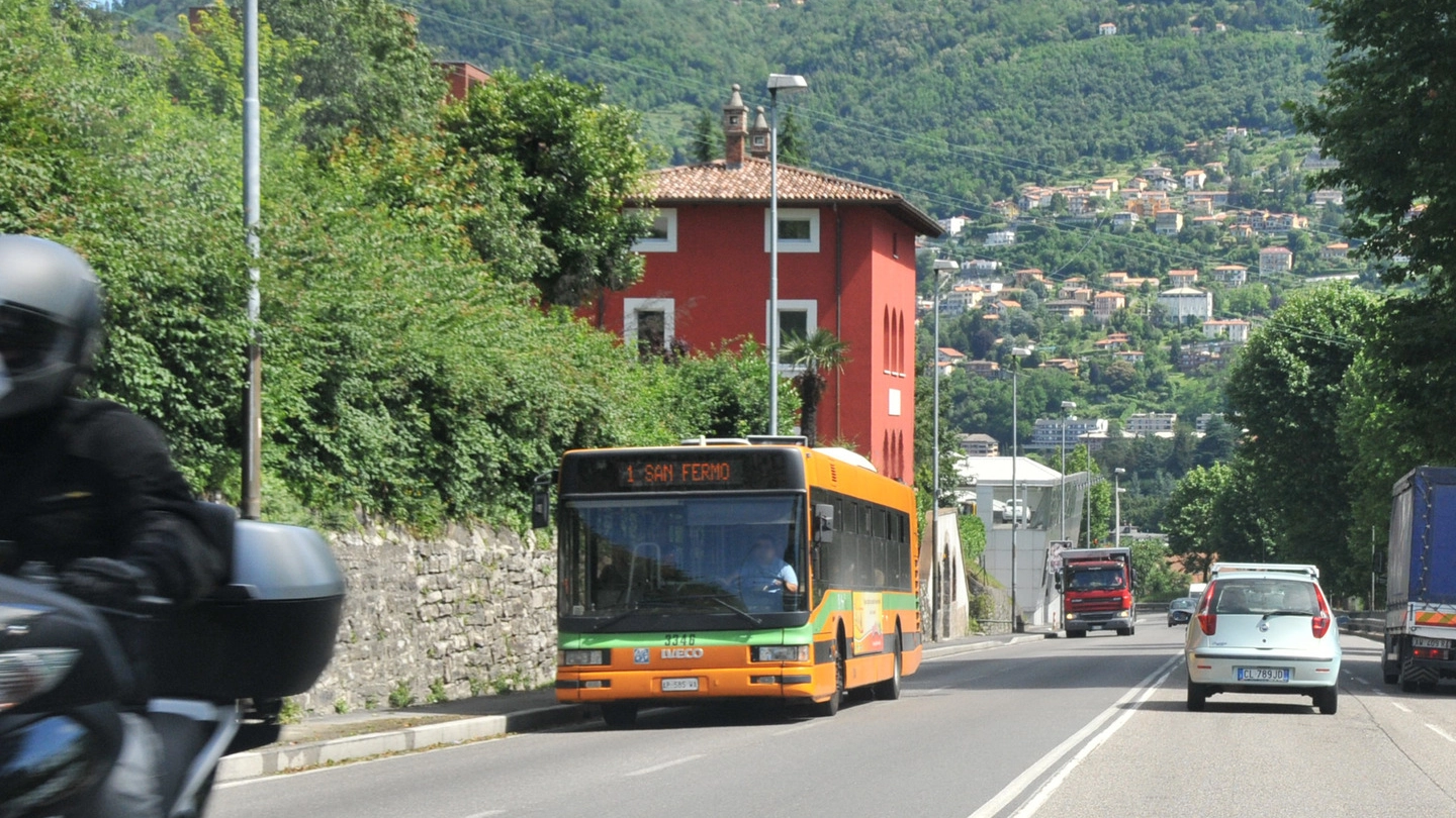 Un autobus a Como (Cusa)