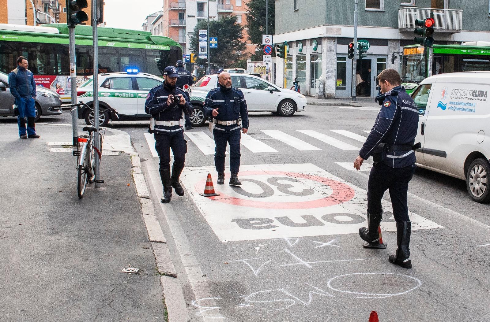 Incidente In Via Arici Morto Il Ragazzo Di Anni Investito Da Un Bus Atm