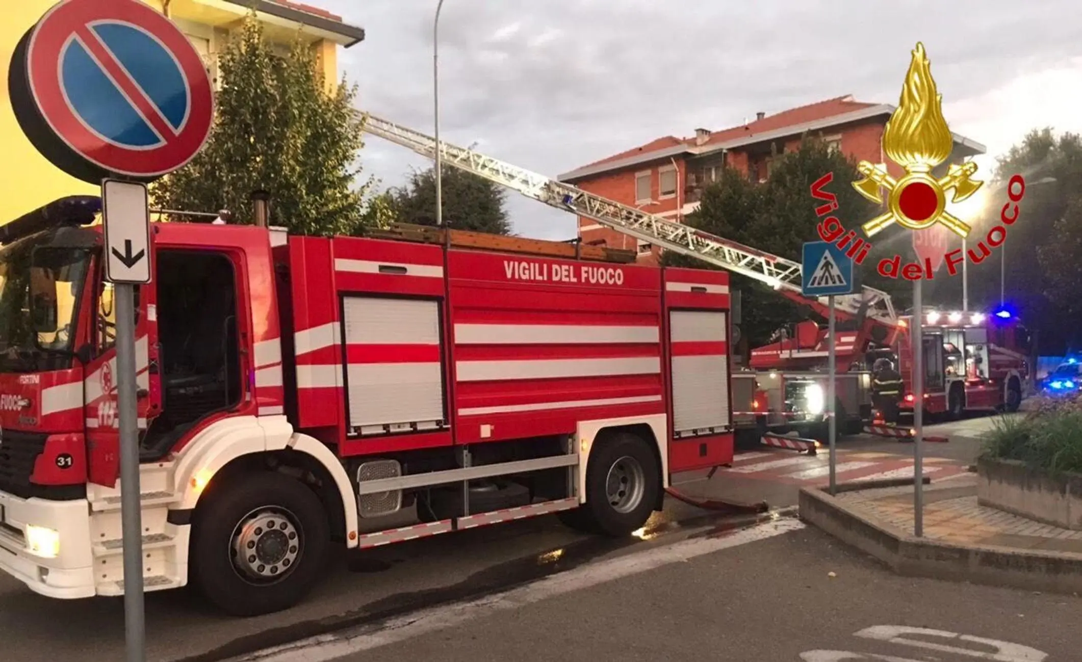 Fiamme nell’appartamento, 12 intossicati