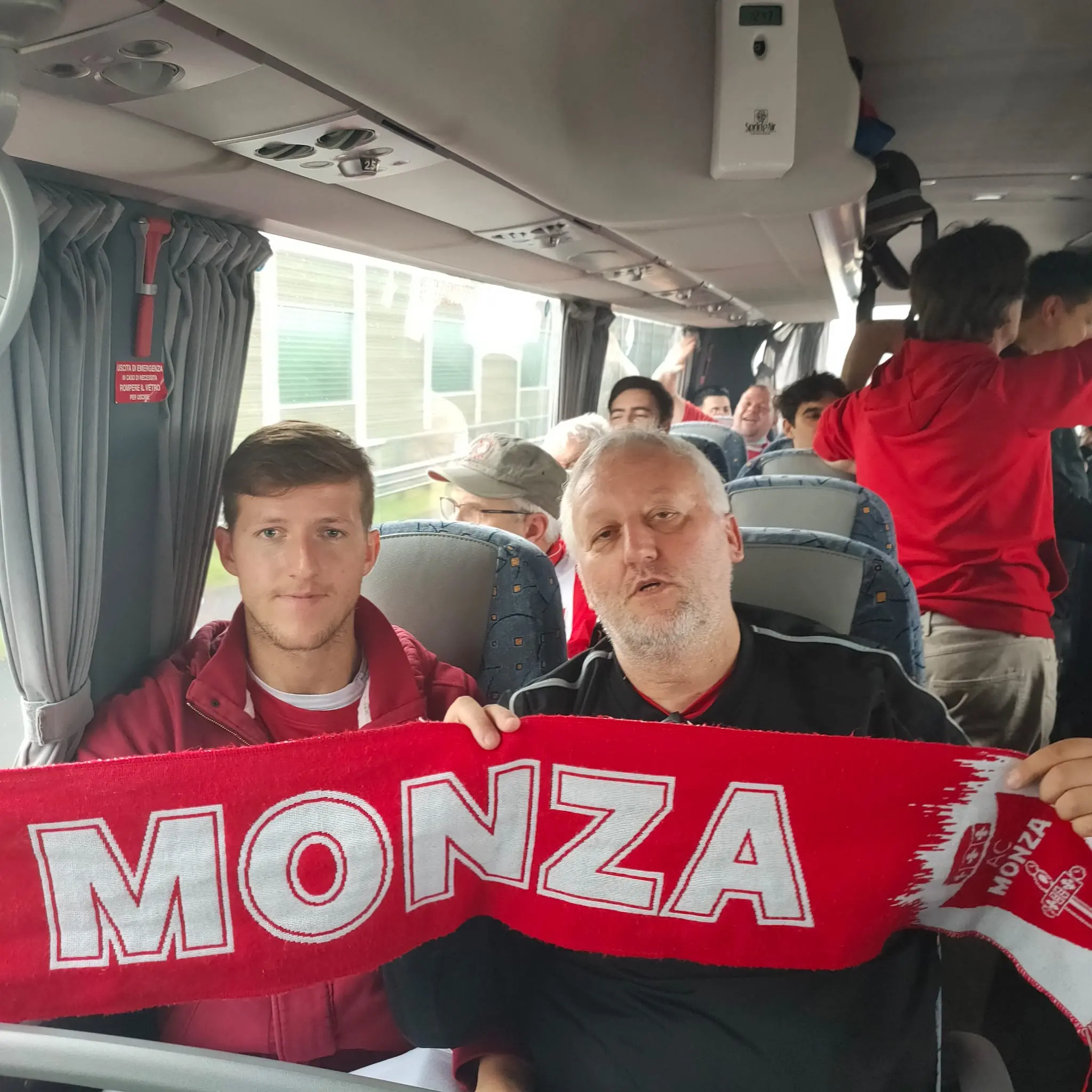 Monza, il popolo biancorosso in marcia su Perugia alla conquista della serie A