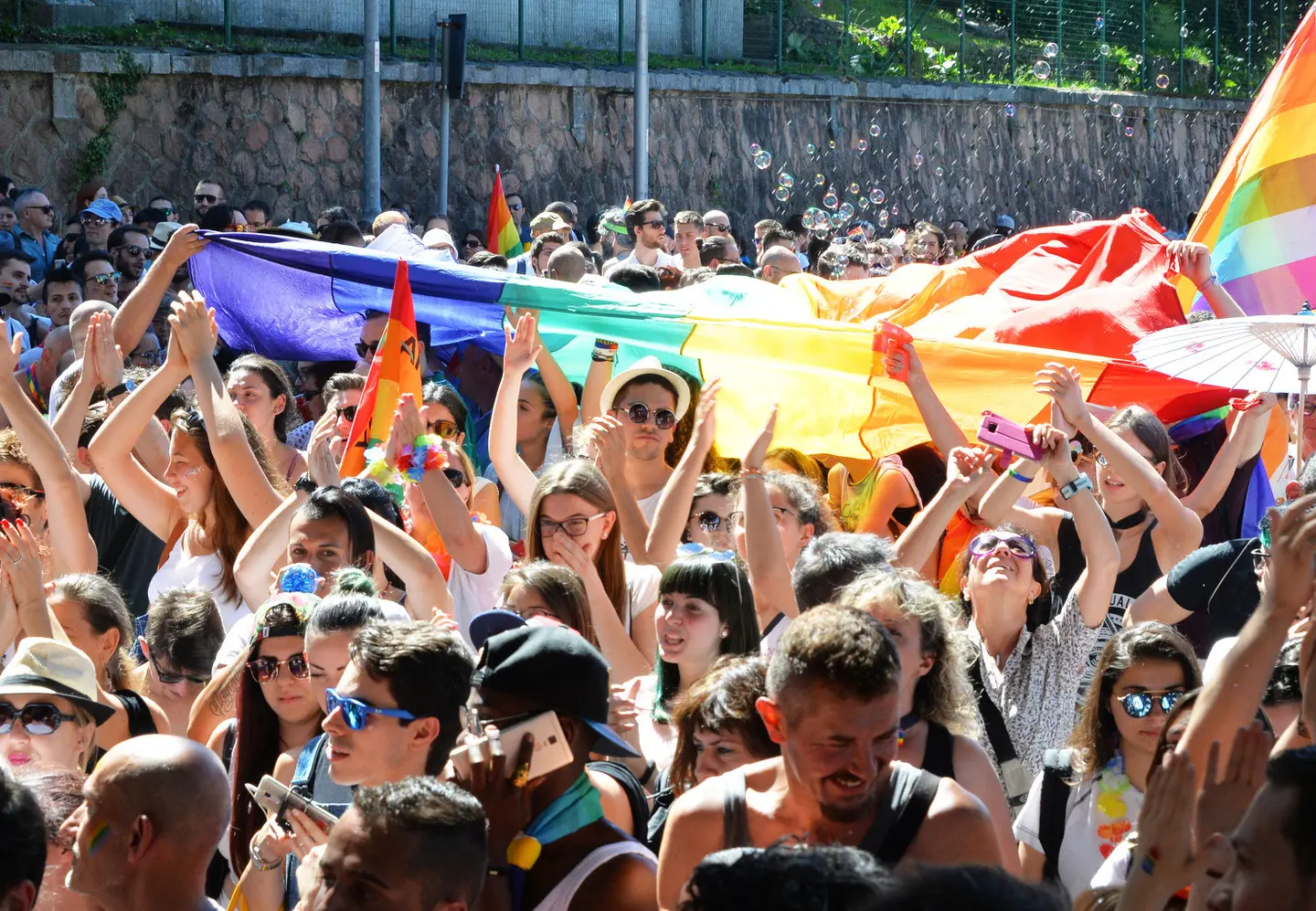 Varese Pride, torre civica illuminata