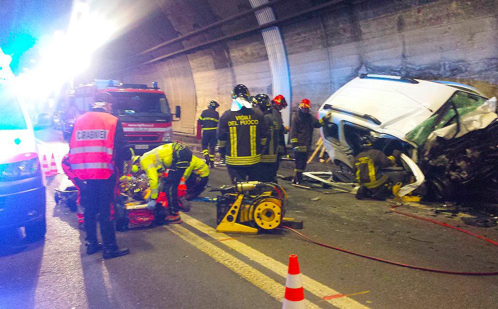 Costa Volpino Incidente In Galleria E Traffico In Tilt