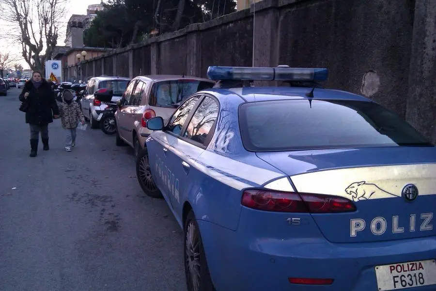 Cremona, baby gang rapina un quindicenne