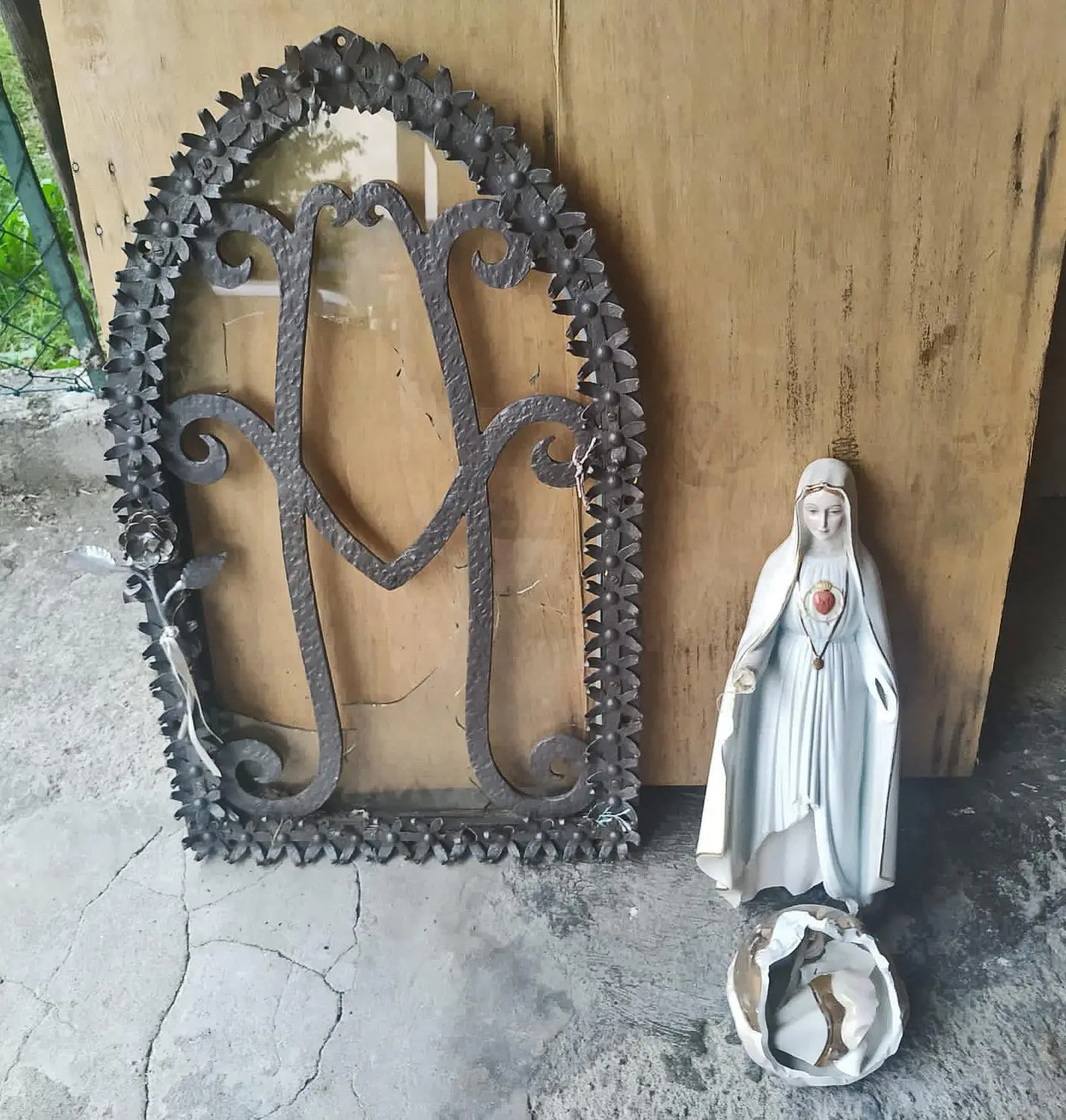 Distrutta la statua della Madonna sul Bollettone