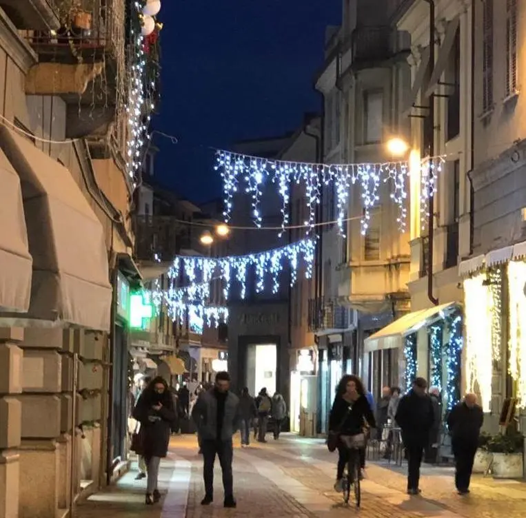 Natale, commercianti spaccati a Voghera