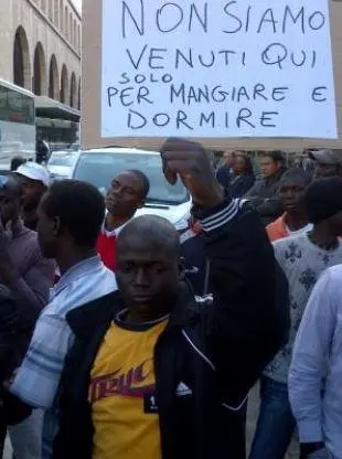 False onlus migranti, 10 condanne