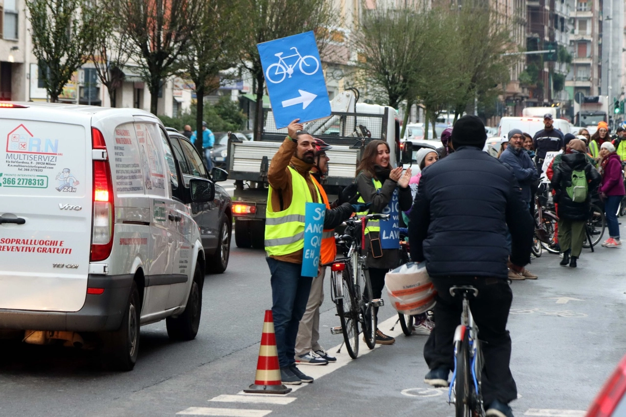 La ciclabile umana in viale Monza