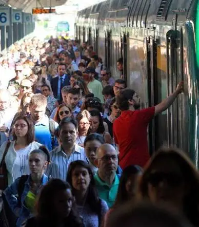 Trenord, rincari e polemiche