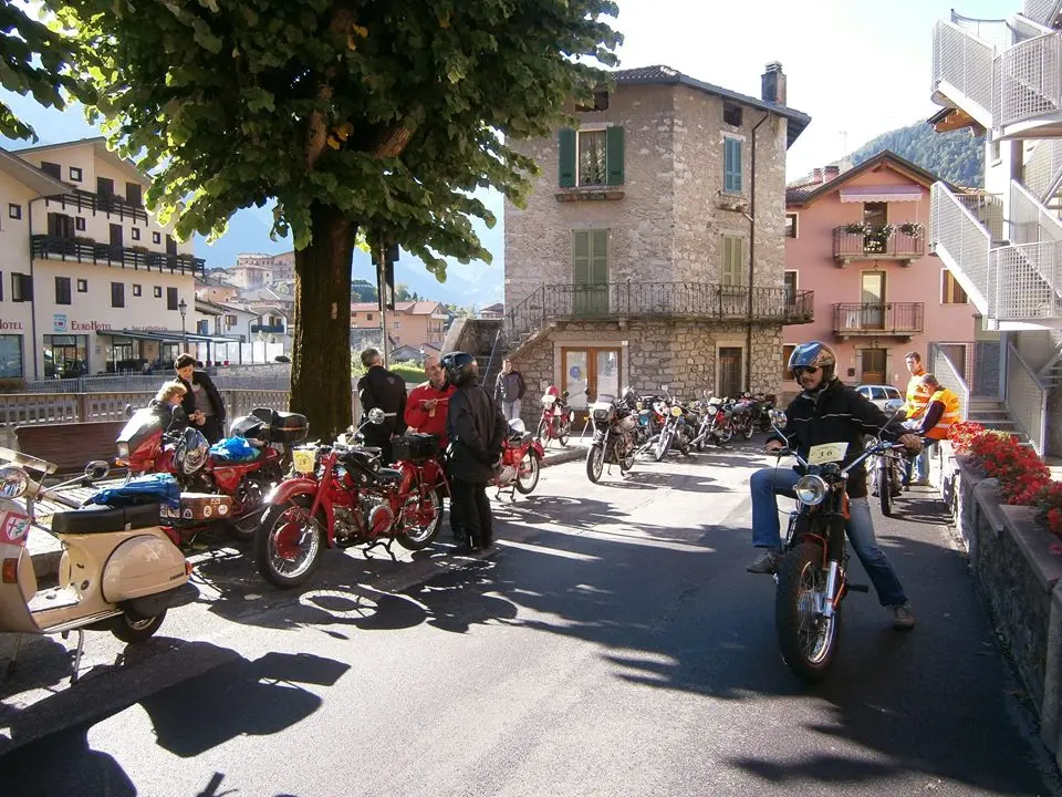 Magenta, moto raduno vintage il Primo Maggio