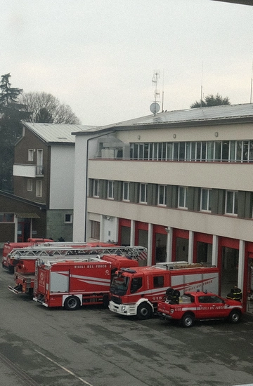 Chiedeva buoni benzina e regali ai fornitori: ecco chi è il vigile del fuoco infedele arrestato dai carabinieri