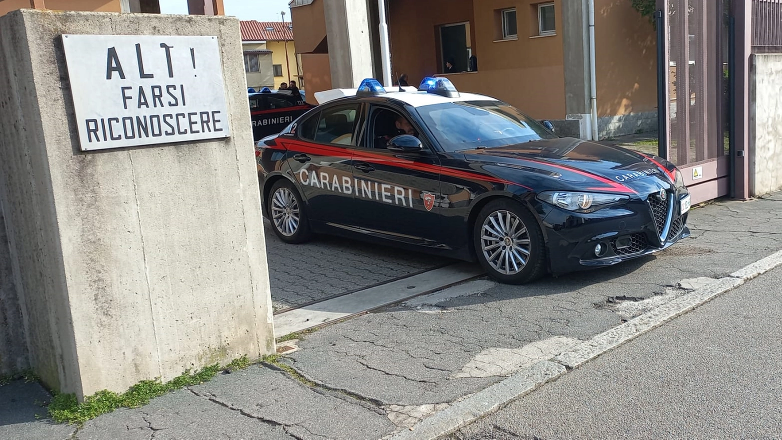 Un'auto della Compagnia dei Carabinieri di Legnano