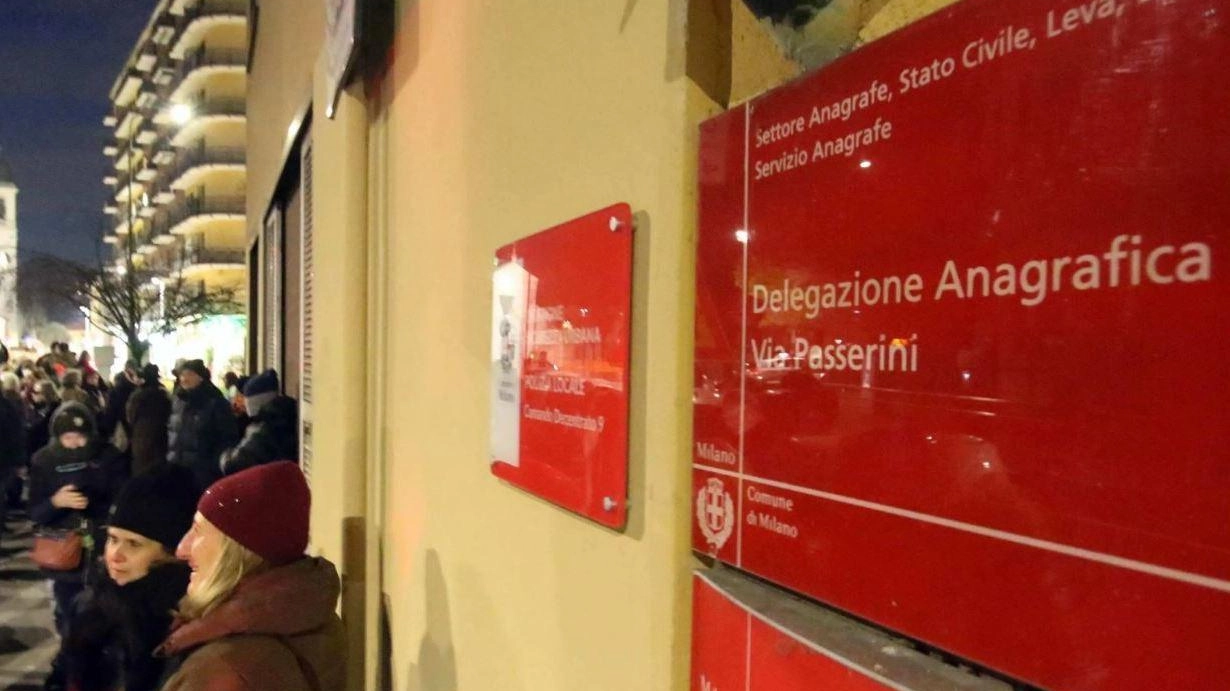 L’anagrafe chiusa di via Passerini. Pd in piazza contro la Giunta Sala. La riapertura parziale è più vicina