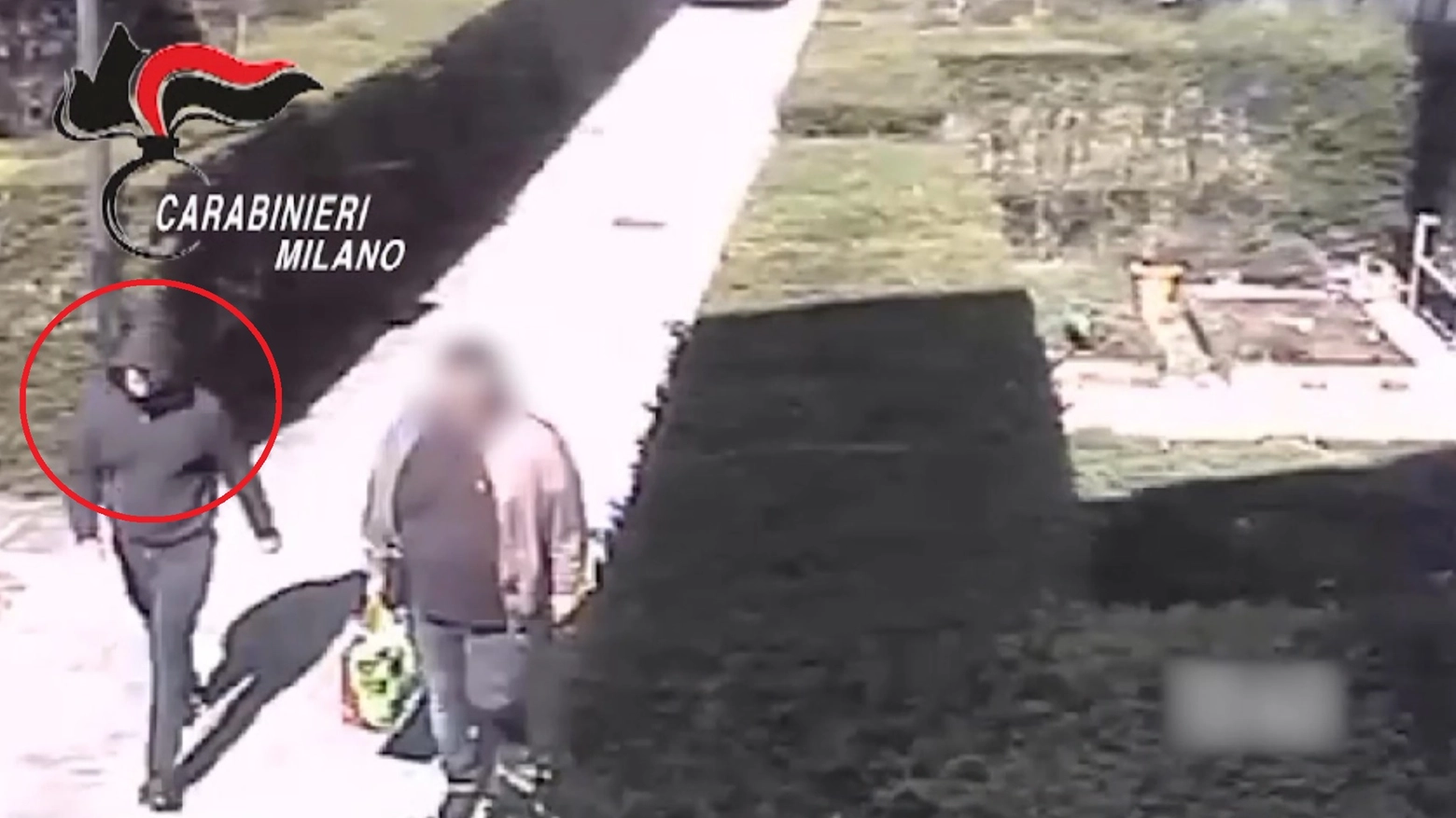 Un frame del video della fuga di Artem Uss dagli arresti domiciliari di Basiglio (Milano)