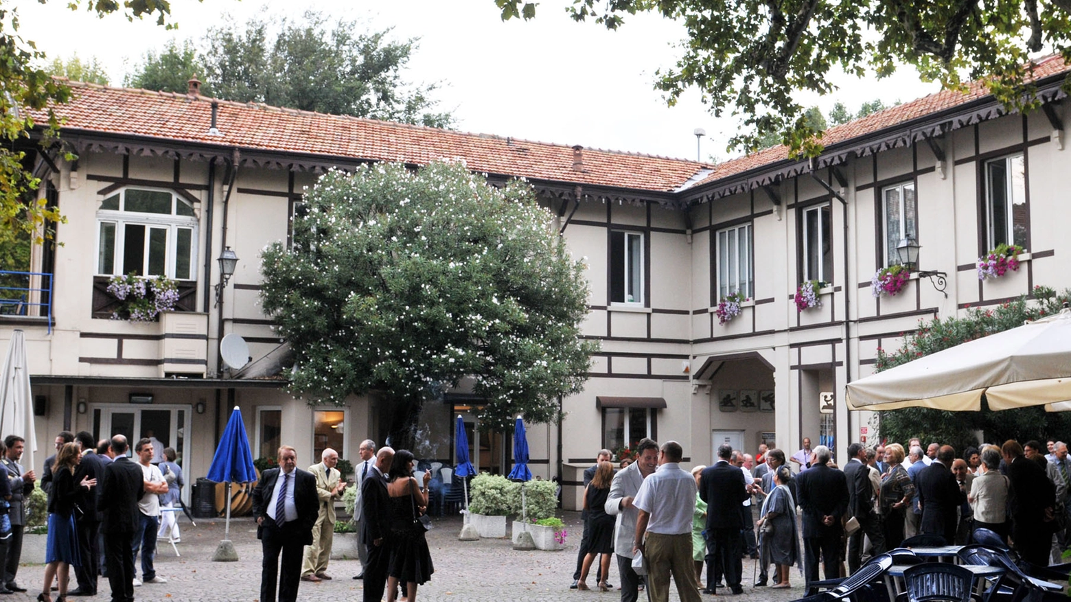 Il cortile interno della Canottieri Lecco