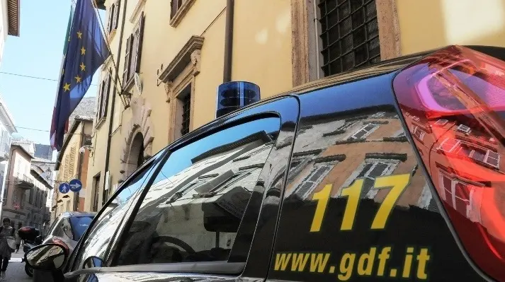 Frode fiscale con aggravante mafiosa, sette arresti