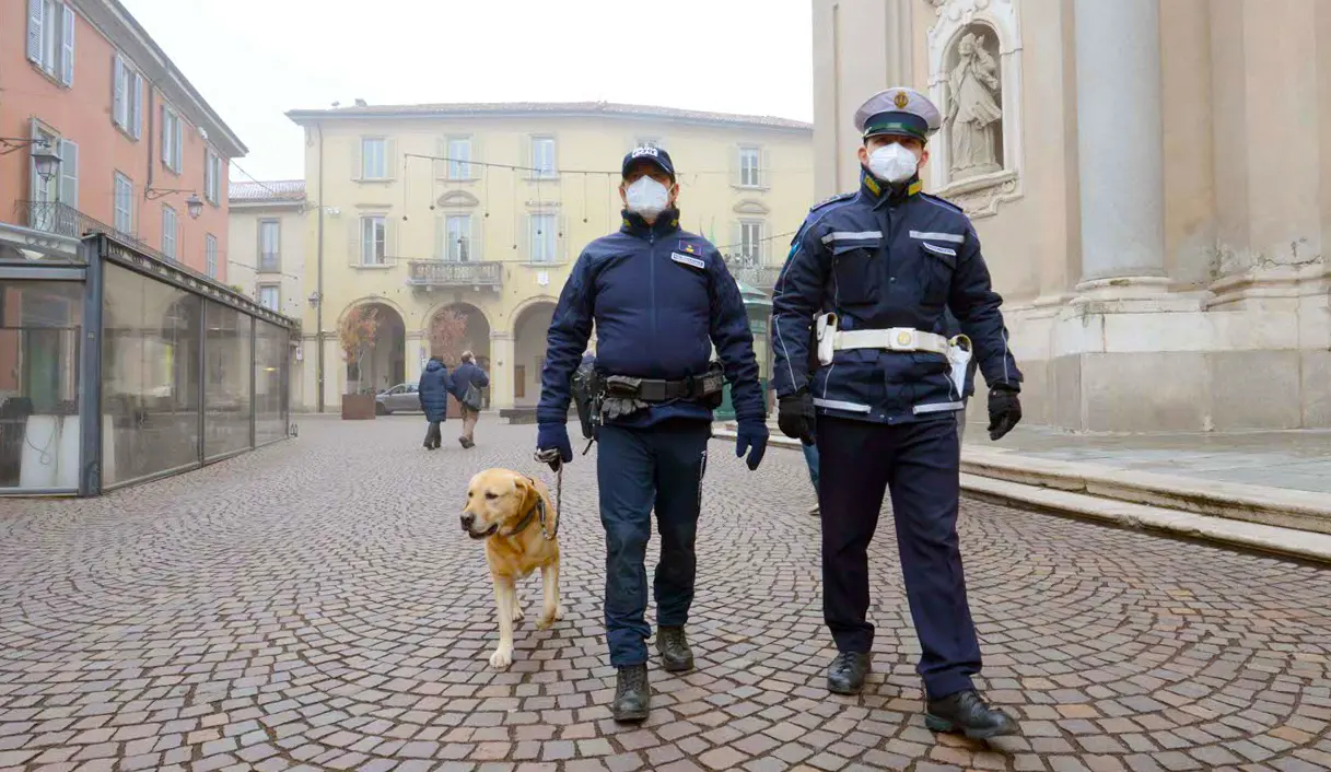 Treviglio, telecamere e vigili fuori da scuola per combattere bulli e spacciatori