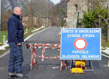 Morterone, abitanti isolati per neve: strada chiusa da giorni. La protesta: “Noi, cittadini di serie B”