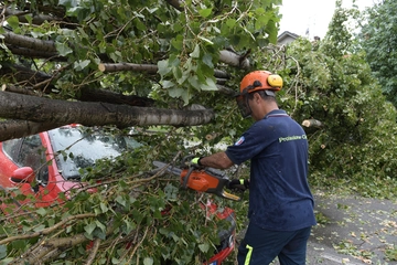 Maltempo, allerta arancione in Lombardia: pioggia e temporali, dove e quando