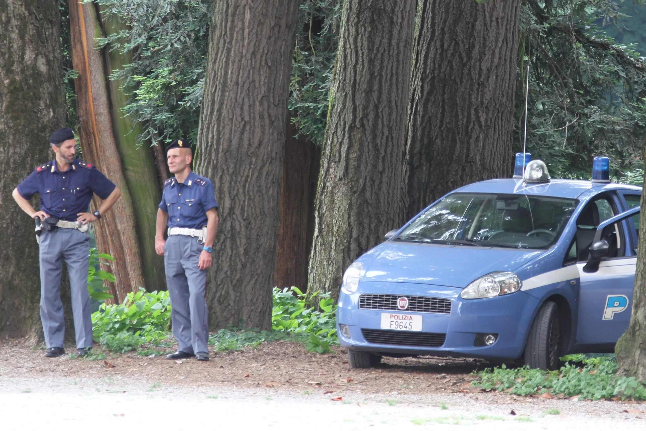 Monza, arrestato il viado rapinatore