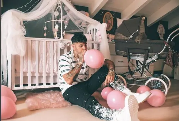 Emis Killa è diventato papà: "E' nata mia figlia"/ FOTO