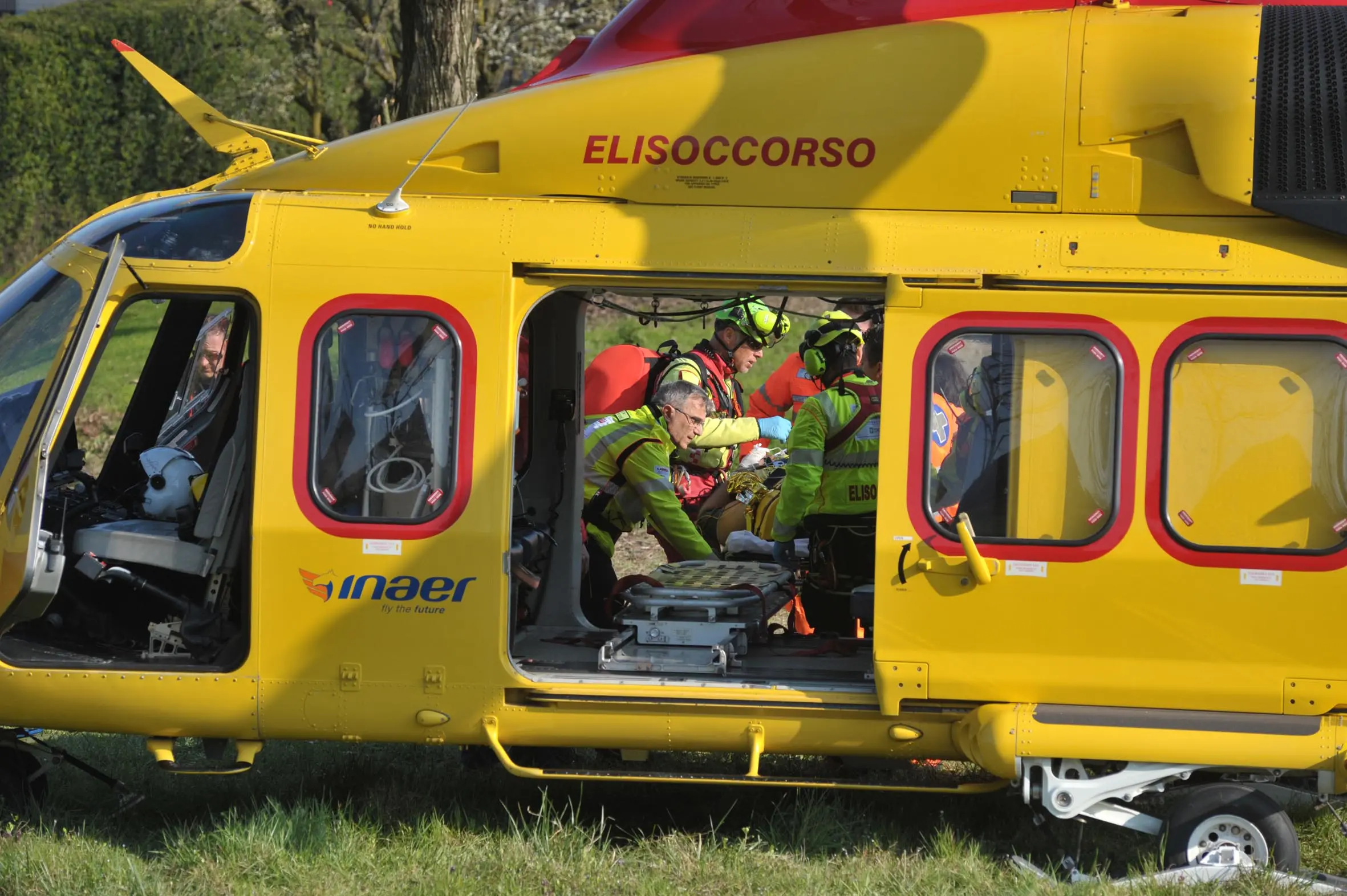 Barzio, scivola sulla lastra di ghiaccio: escursionista ferito