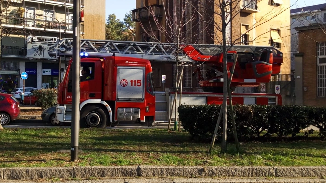 L'autoscala dei vigili del fuoco di Sesto San Giovanni