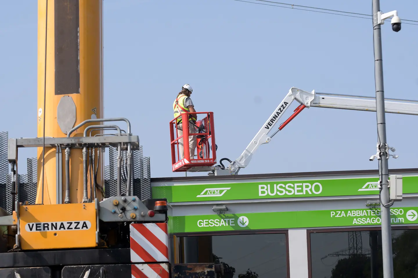 M2, crollo gru a Bussero: oggi la ripresa della circolazione tra Gessate e Cernusco