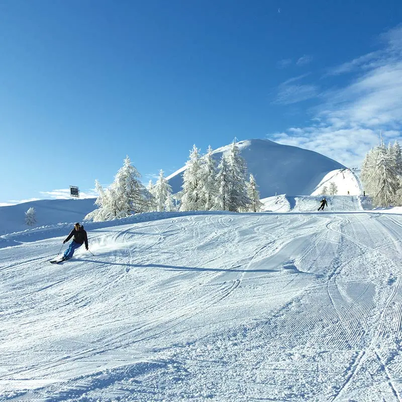 Domobianca, effetto caro bollette: aumentano i prezzi degli skipass