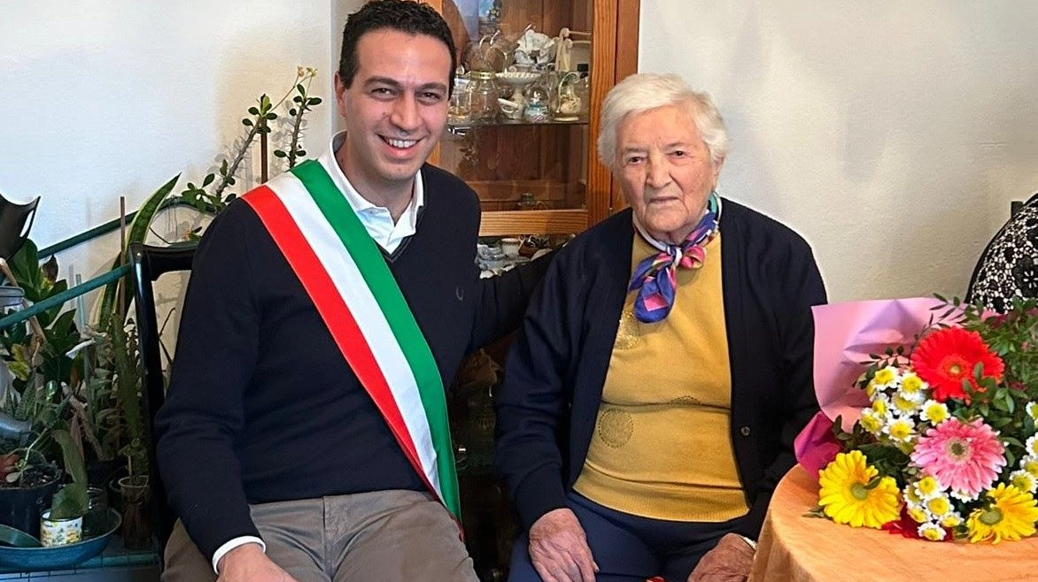 Antonietta Fetti con il sindaco rhodense, Andrea Orlandi