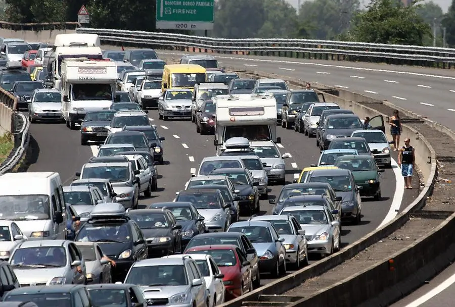 Code e ritardi per i cantieri, sanzionata Autostrade per l'Italia: via libera ai rimborsi