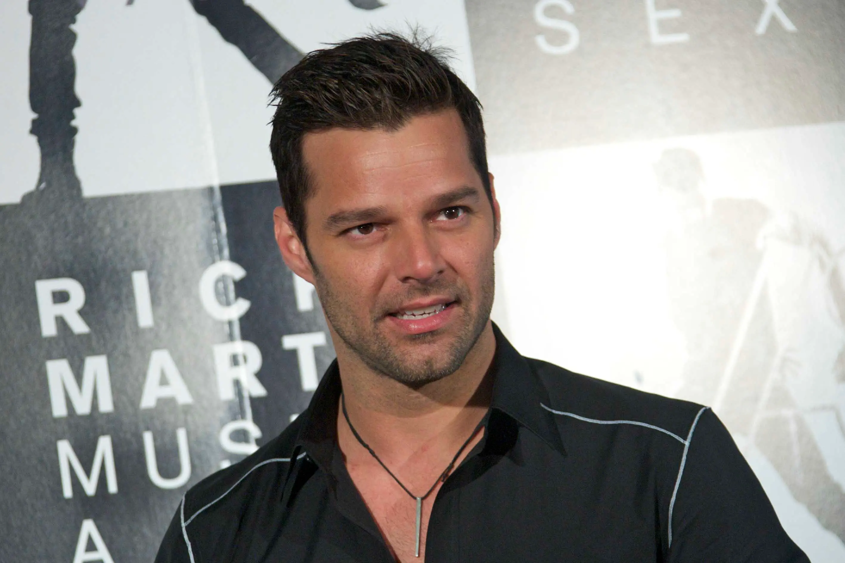 Ricky Martin accusato di stalking, il cantante si difende: "Tutto falso"