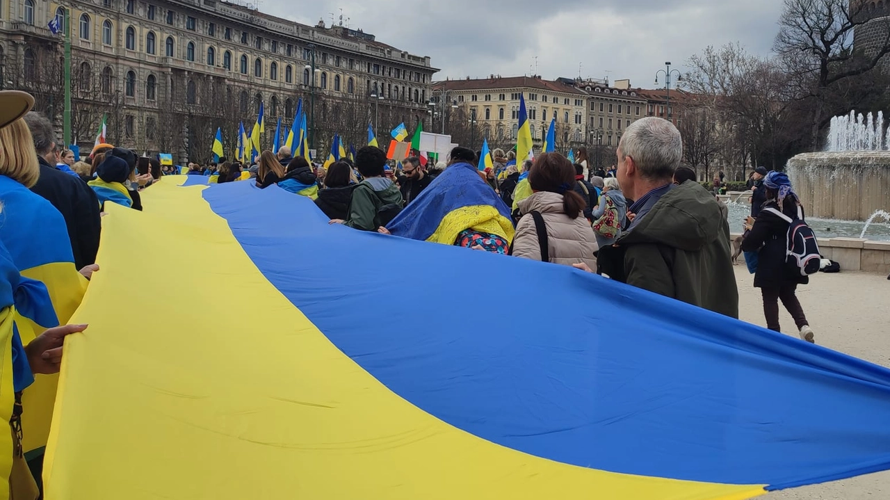 UCRAINA, A MILANO CORTEO A DUE ANNI DA INIZIO GUERRA (FOTO 9)