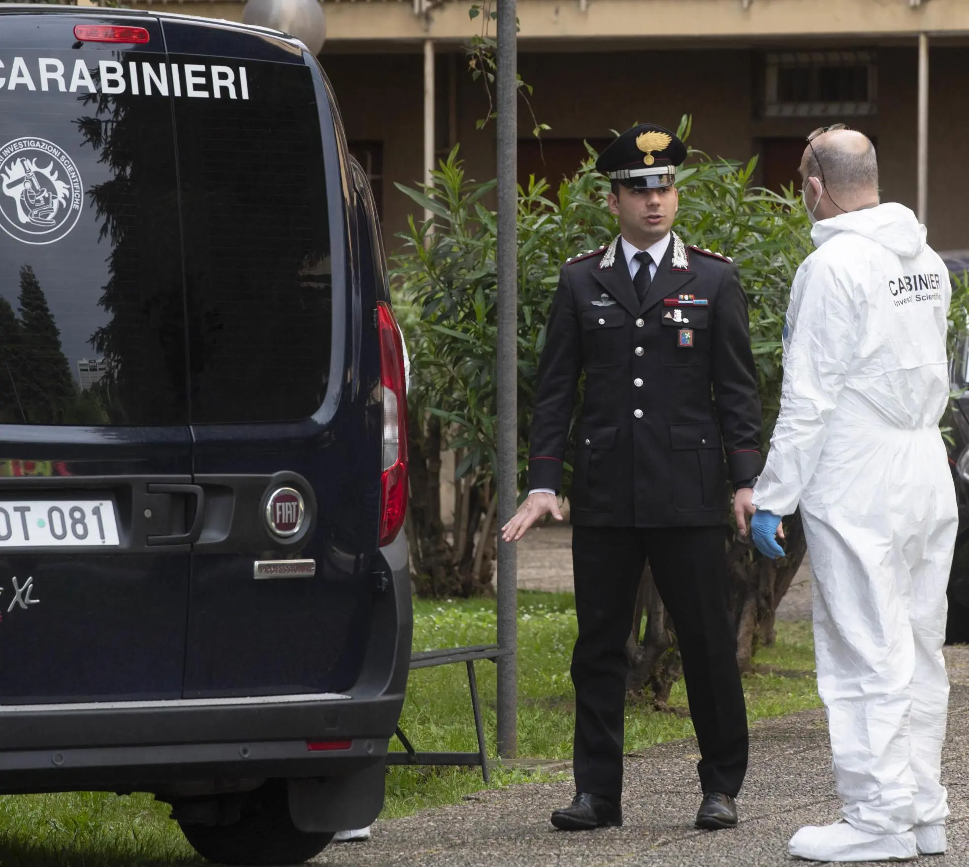 La denuncia: gioielli rubati nell’hotel