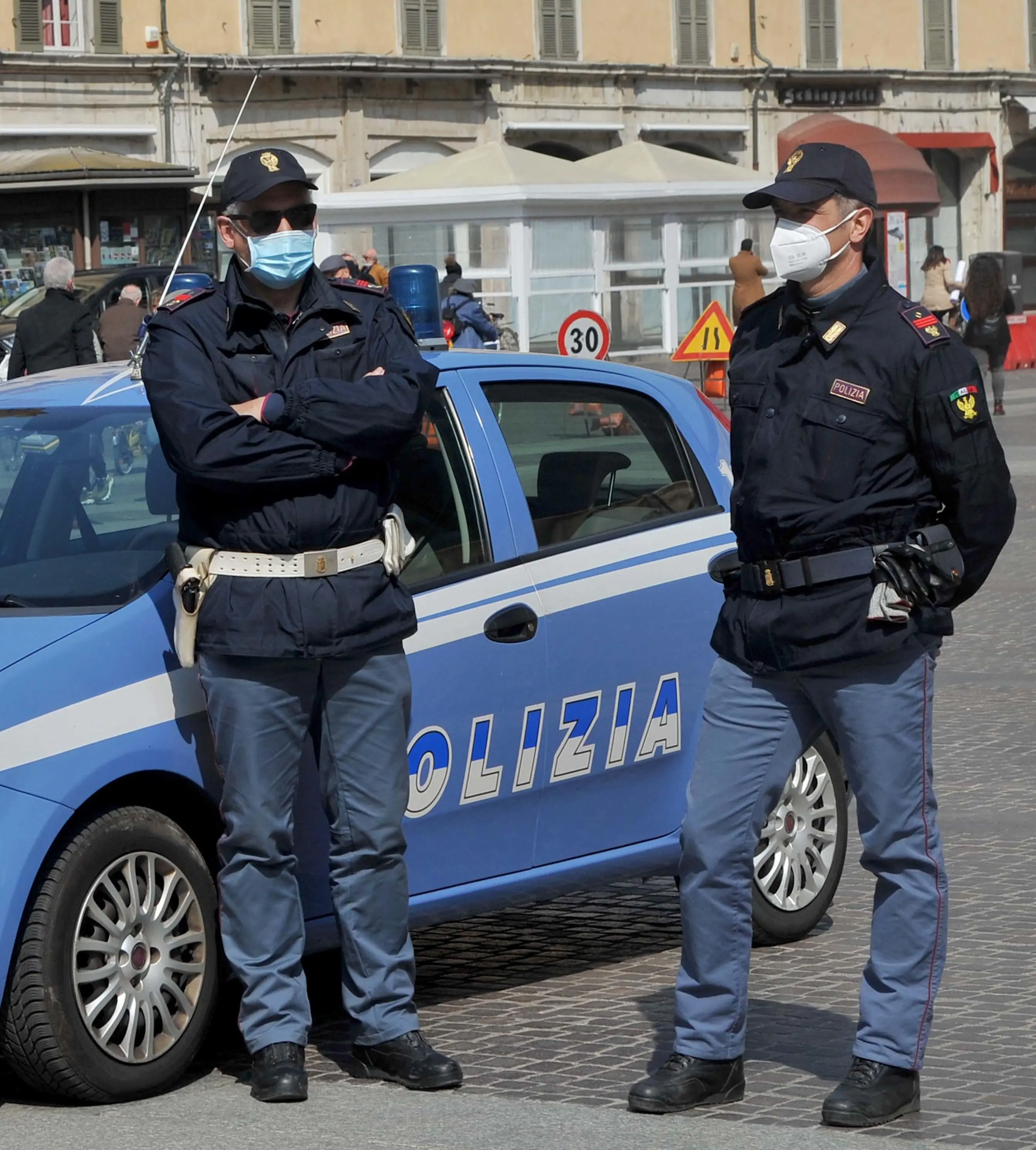 Milano, violenze sessuali su allieve minorenni: arrestato presidente del maneggio