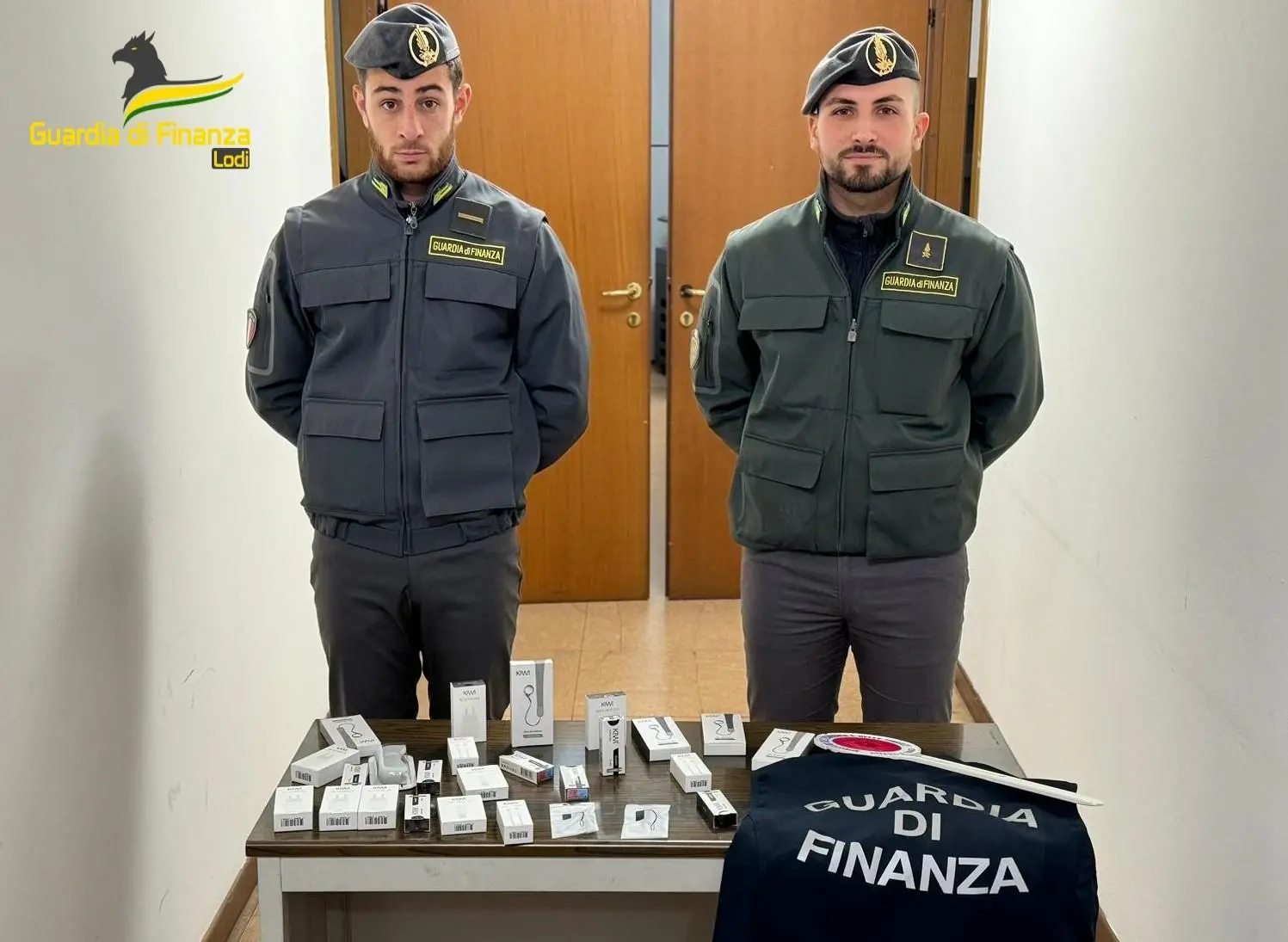 La Guardia di Finanza sequestra oltre 10.000 maschere e accessori di  Carnevale non sicuri