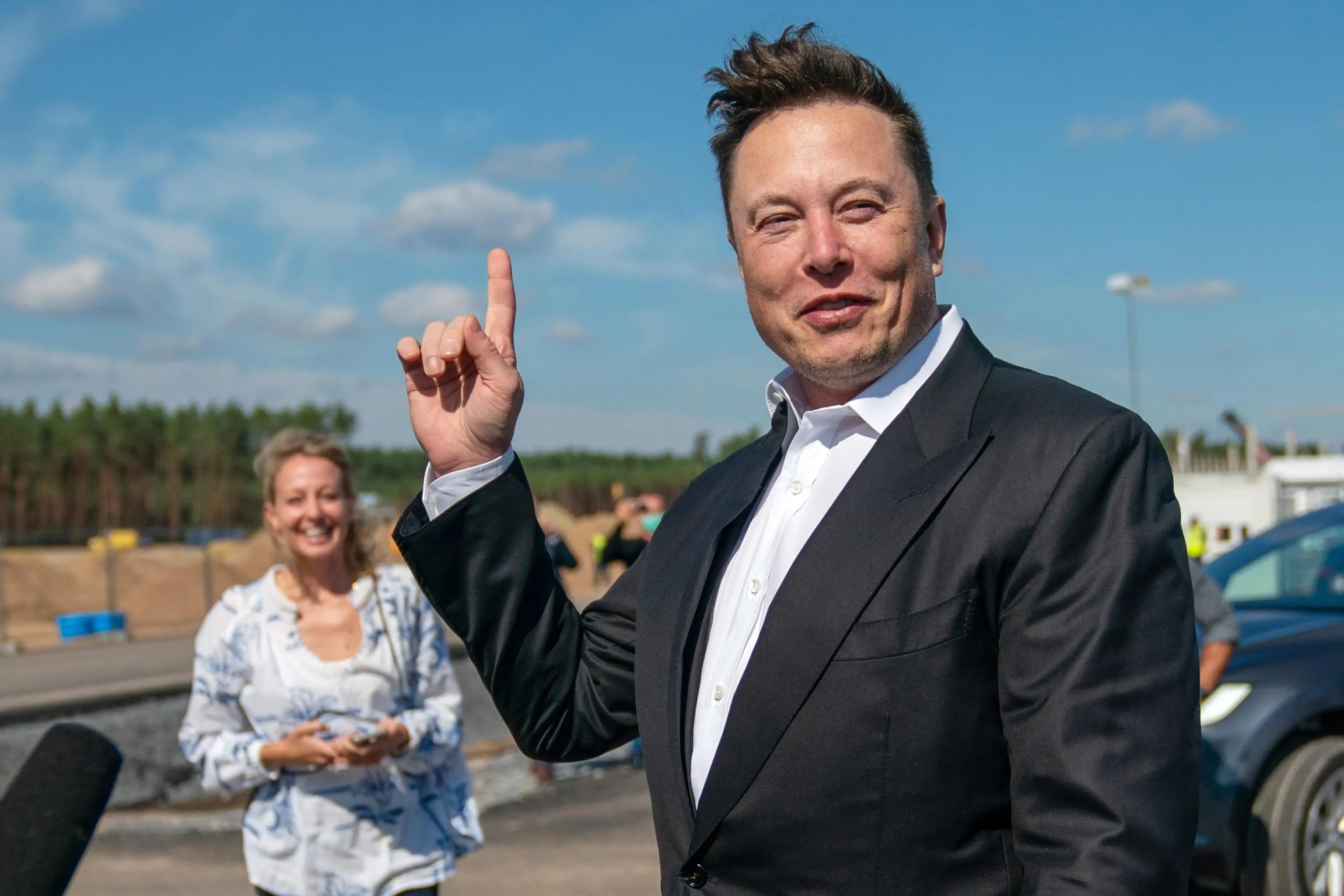 Twitter, la mattanza di Elon Musk. Circolare conferma: "Licenziata la metà dei dipendenti"