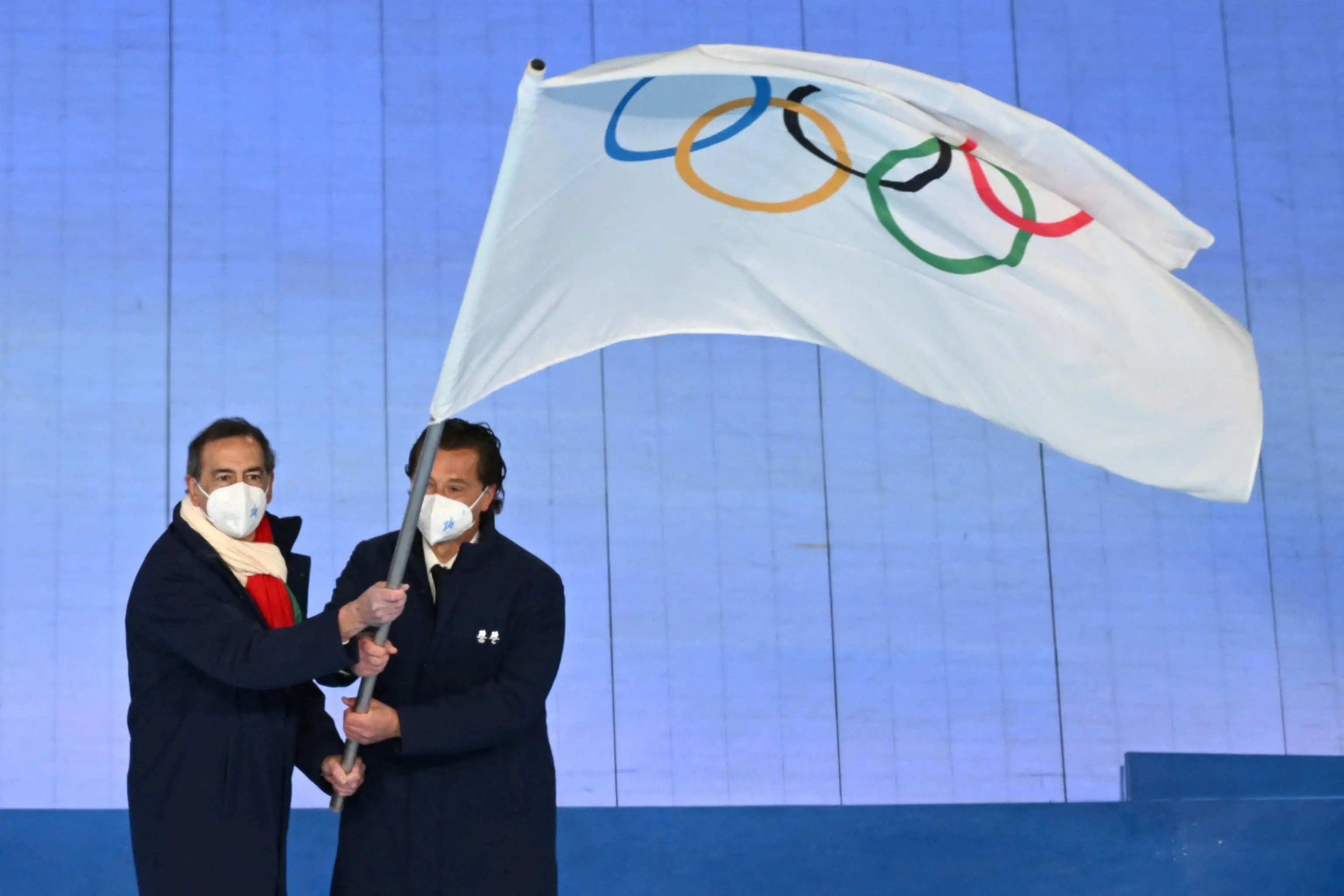 Pechino passa il testimone: la bandiera olimpica a Milano-Cortina 2026