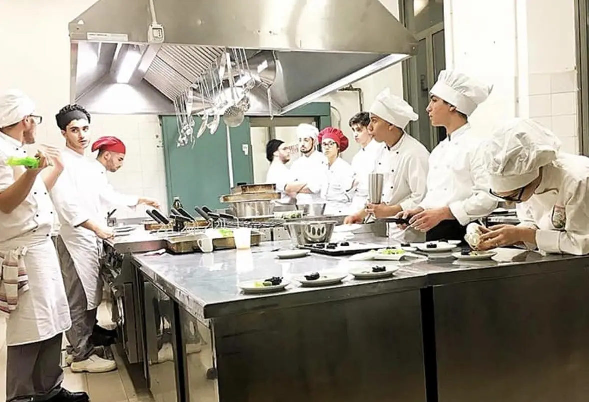 Pranzo istituzionale all’Olivetti. La scuola che piace al Quirinale