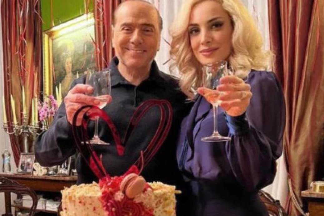 Silvio Berlusconi in compagnia dell’attuale fidanzata la deputata Marta Fascina